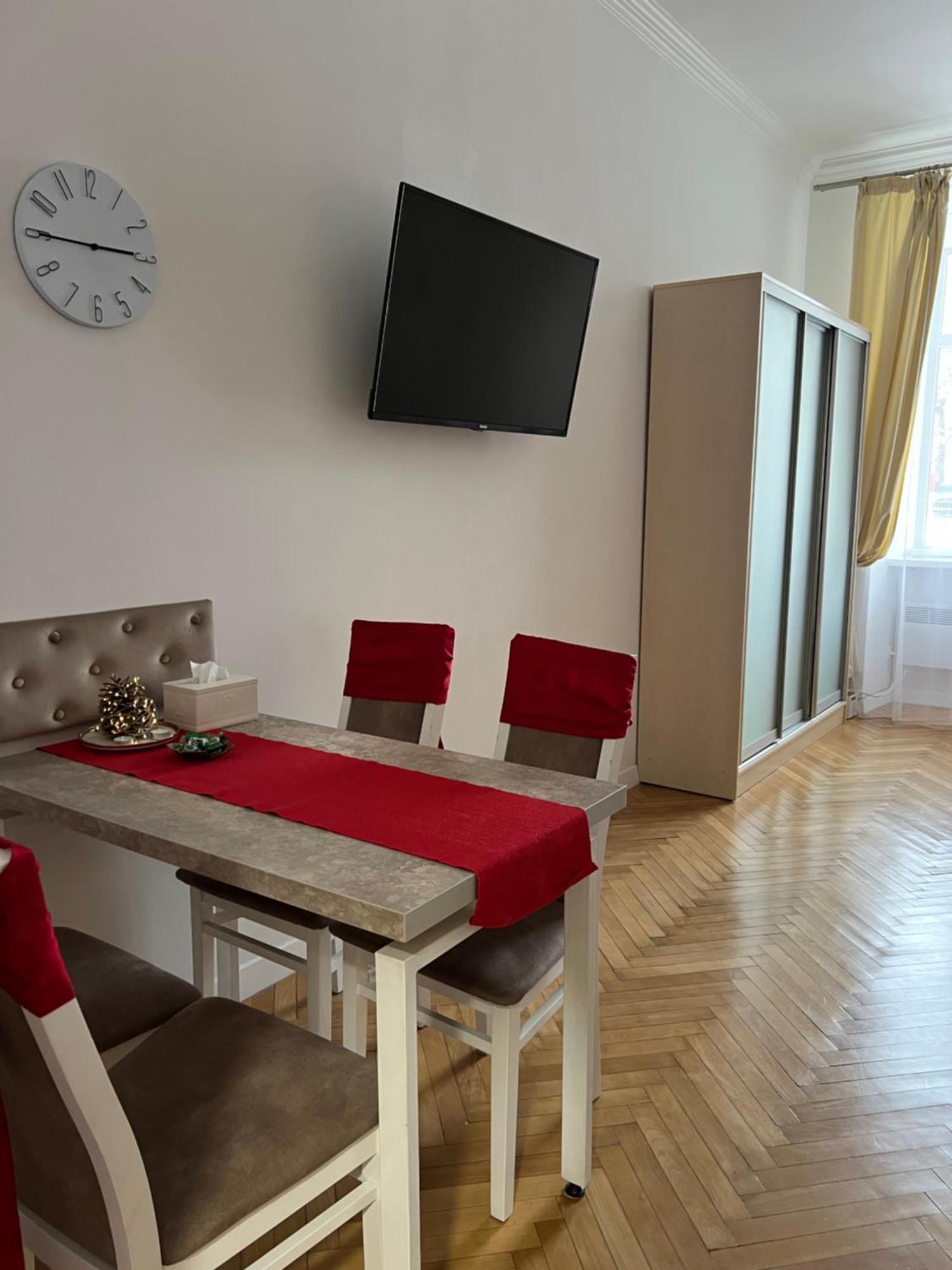 Siesta Apartment On Stefanyka Lviv Eksteriør bilde